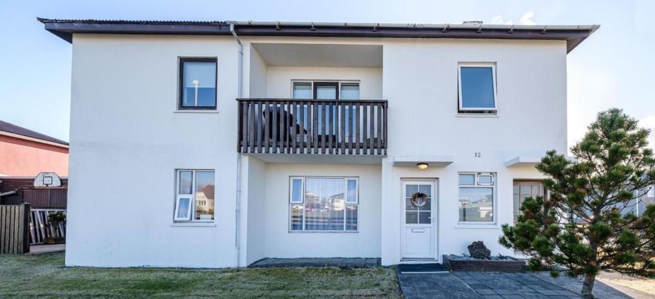 Sol - S12 Guesthouse Keflavík Kültér fotó